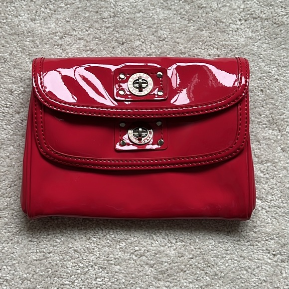 MARC BY MARC JACOBS Patent Red Clutch Excellent condition, never used - Picture 2 of 11